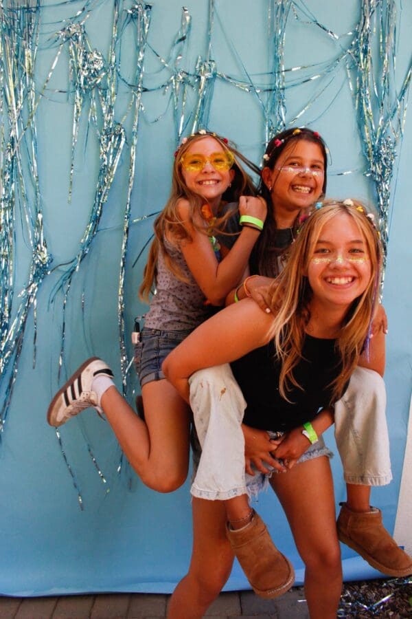 girls sleepaway camp friendships